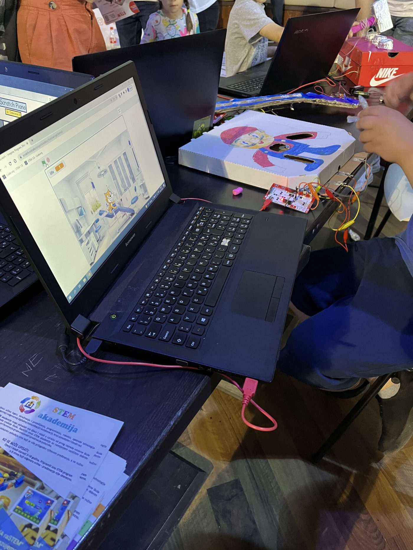 Programiranje u Scratchu na štandu